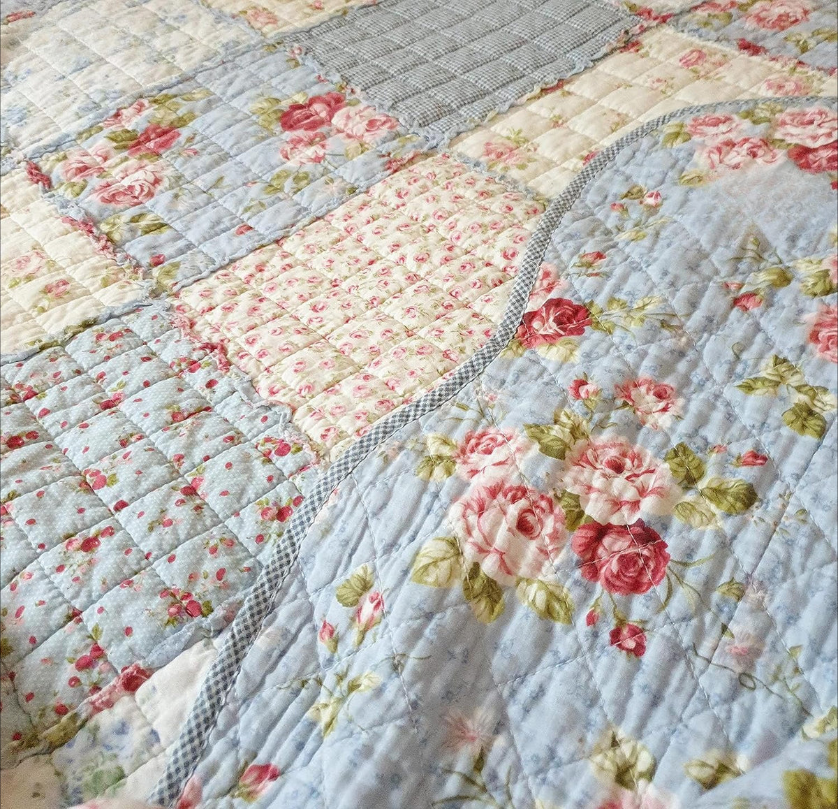 Full‑Queen Blue Floral Patchwork Quilt